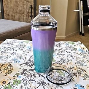 Brumate Shaker Pint with drinking lid.